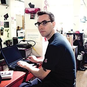 Jacob Appelbaum - pesquisador em segurança de computadores.Foi porta-voz oficial do site Wikileaks, um dos principais membros do core team do projeto Tor. Já trabalhou para o Greenpeace, é um dos fundadores do Hackerspace do Noisebridge